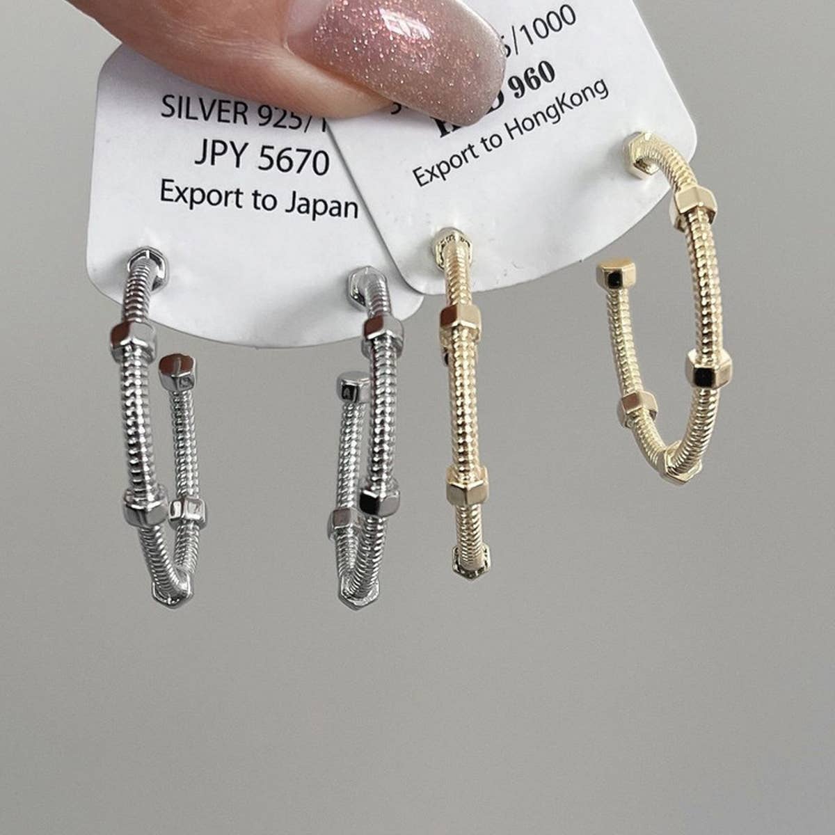 PERSONALIZED SCREW CAP, CURVED EARRINGS_CWAJE1453