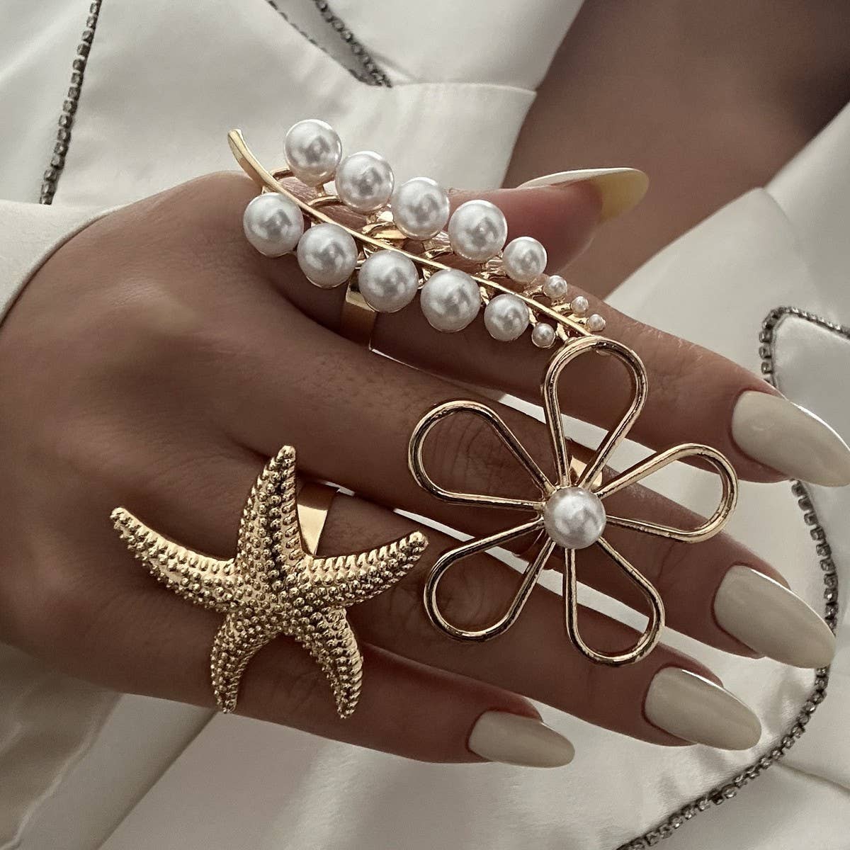 IRREGULAR HOLLOW WINDING IMITATION PEARL RING