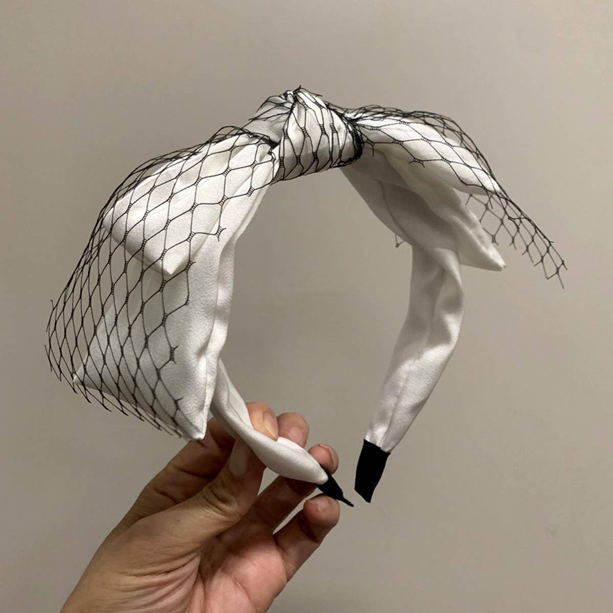 RETRO FISHNET DOUBLE LAYER BIG BOW HEADBAND_CWAHA2563