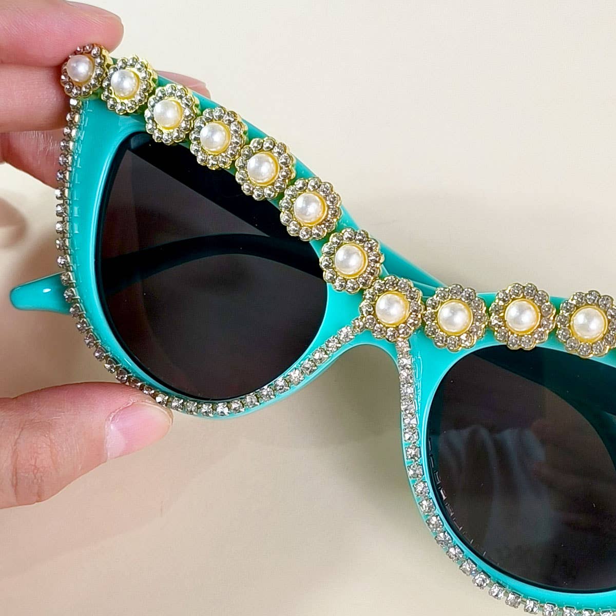 HANDMADE RHINESTONE PEARL RETRO CAT-EYE SUNGLASSES