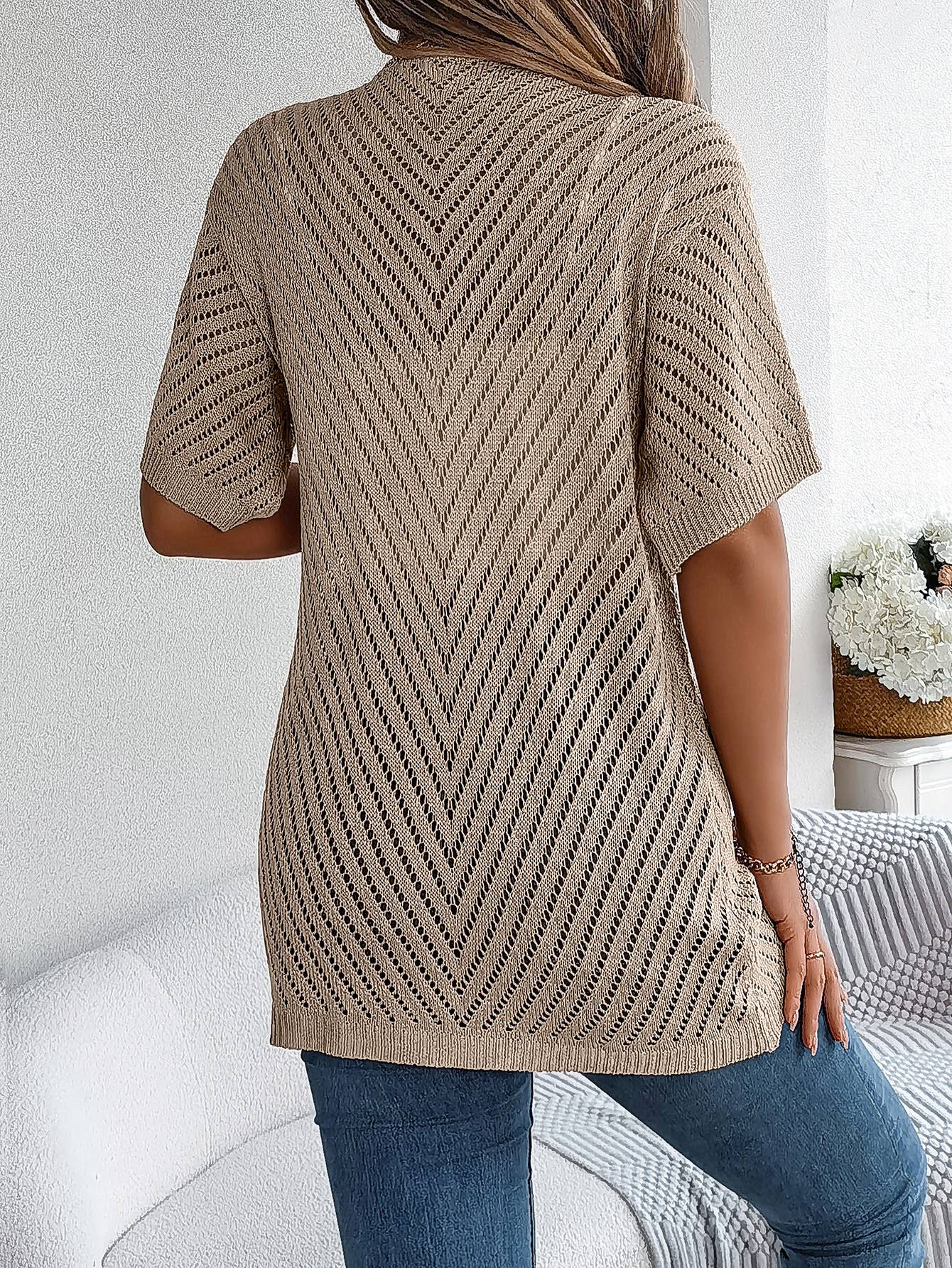 Hollow-out short-sleeved cardigan