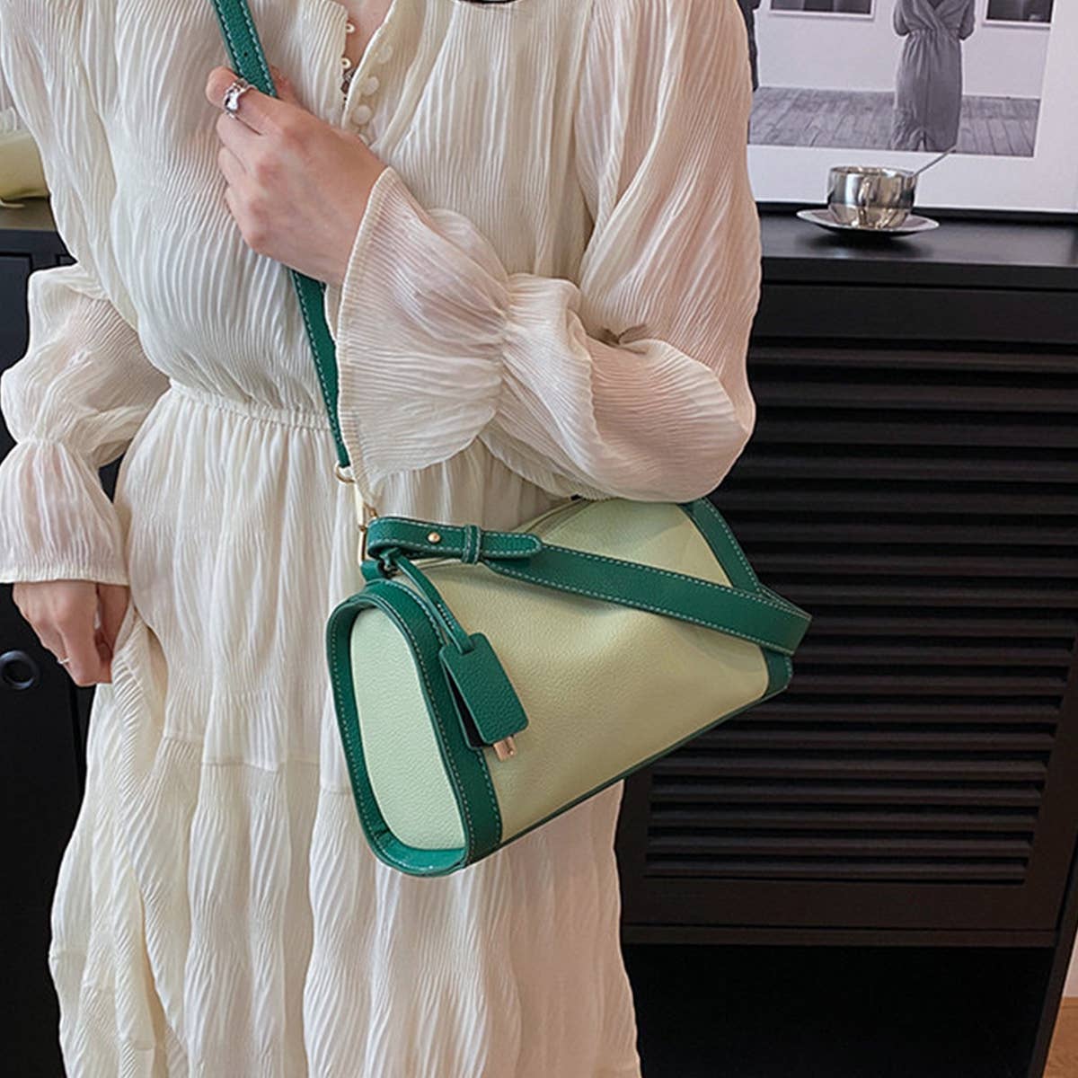 WOMEN CONTRAST ARMPIT SHOULDER BAG_CWAB1587