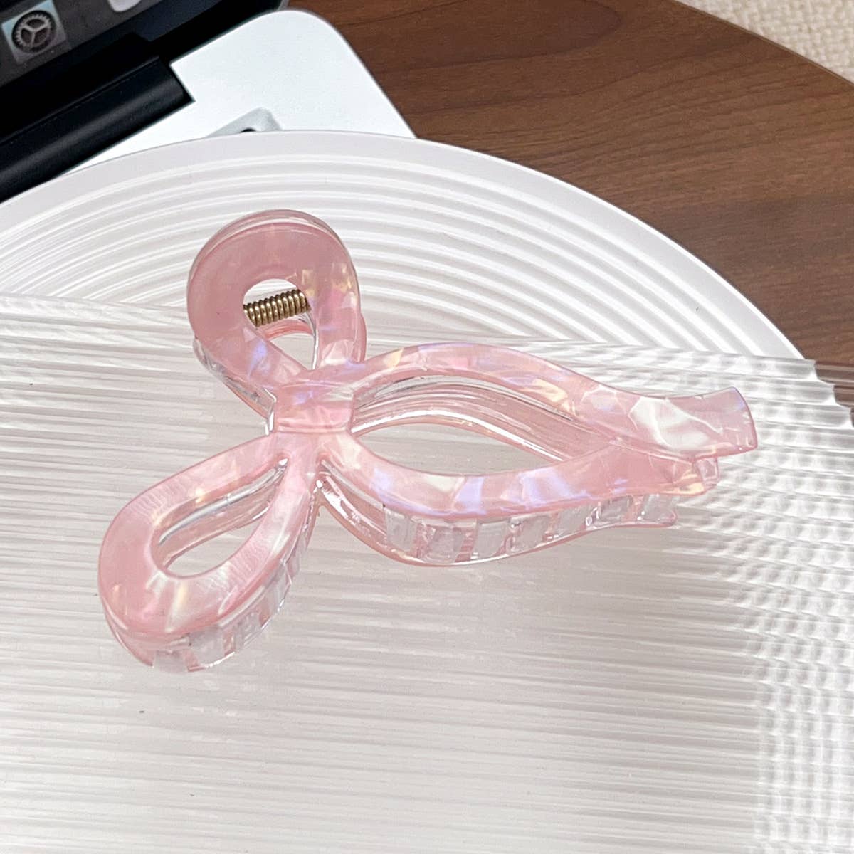 Simple jelly-colored large bow clip