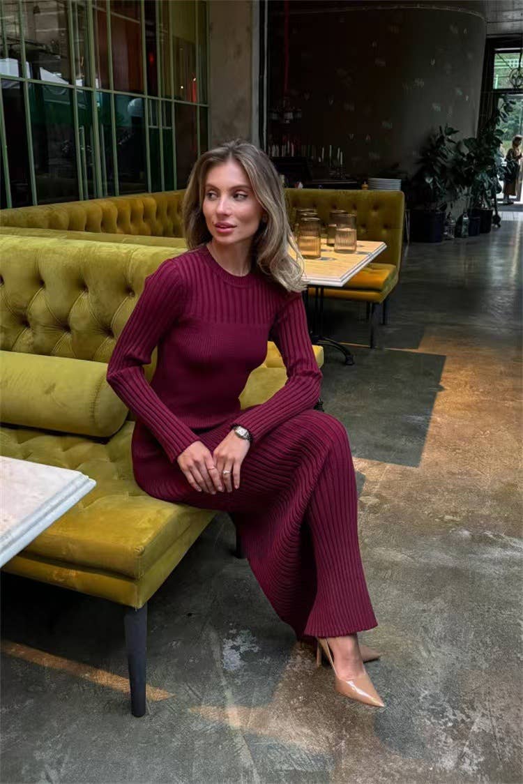 Round-neck pitted tight knitted dress