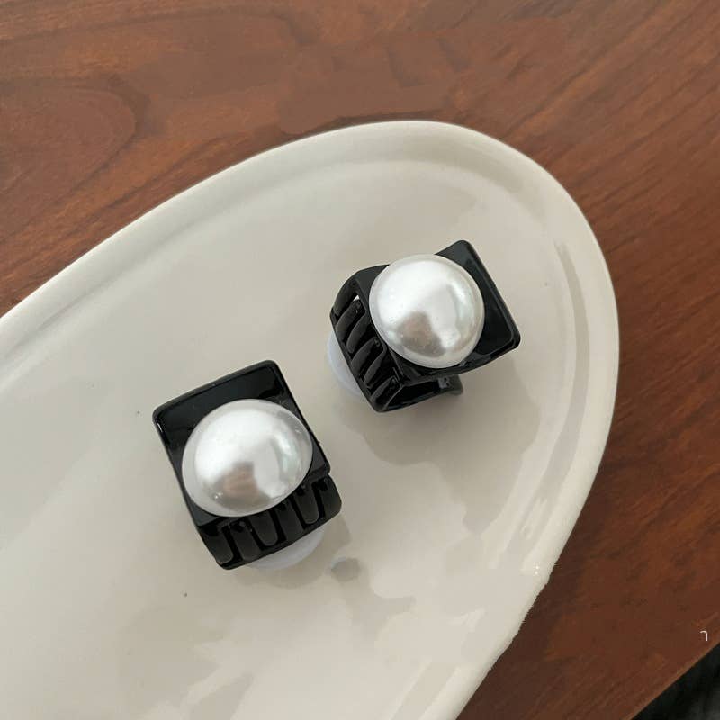 French retro light luxury pearl small gripper