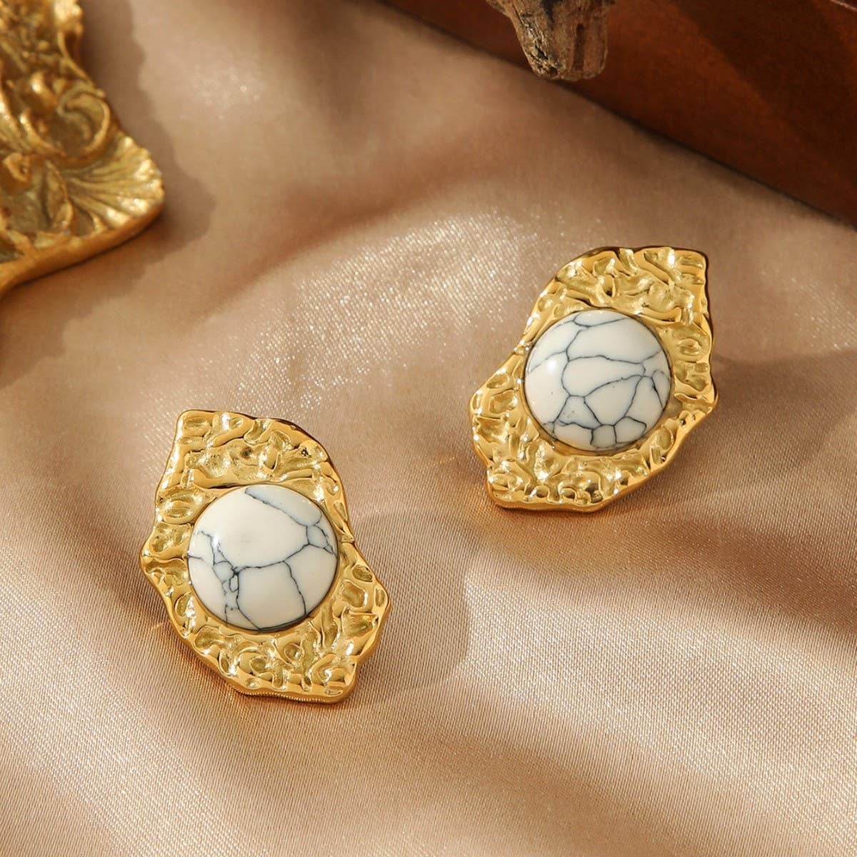 EARRINGS VINTAGE TURQUOISE OVAL STUD EARRINGS