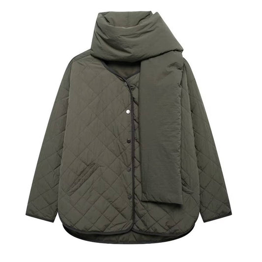 WEAR A SCARF AND COTTON SUIT IN A SOLID COLOR