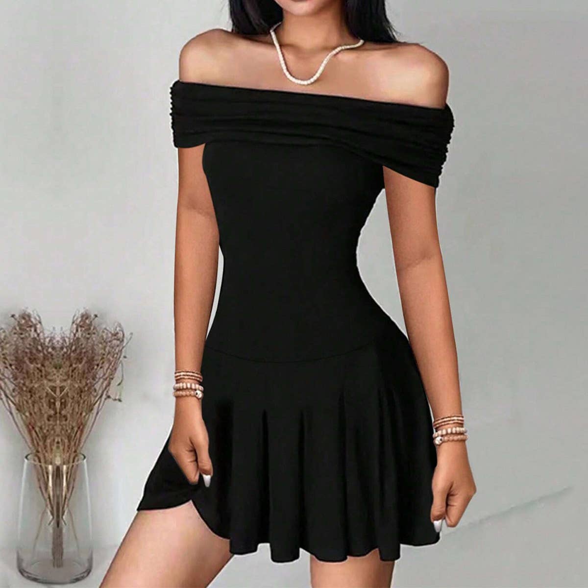 Line neck high waist sexy short solid color dress