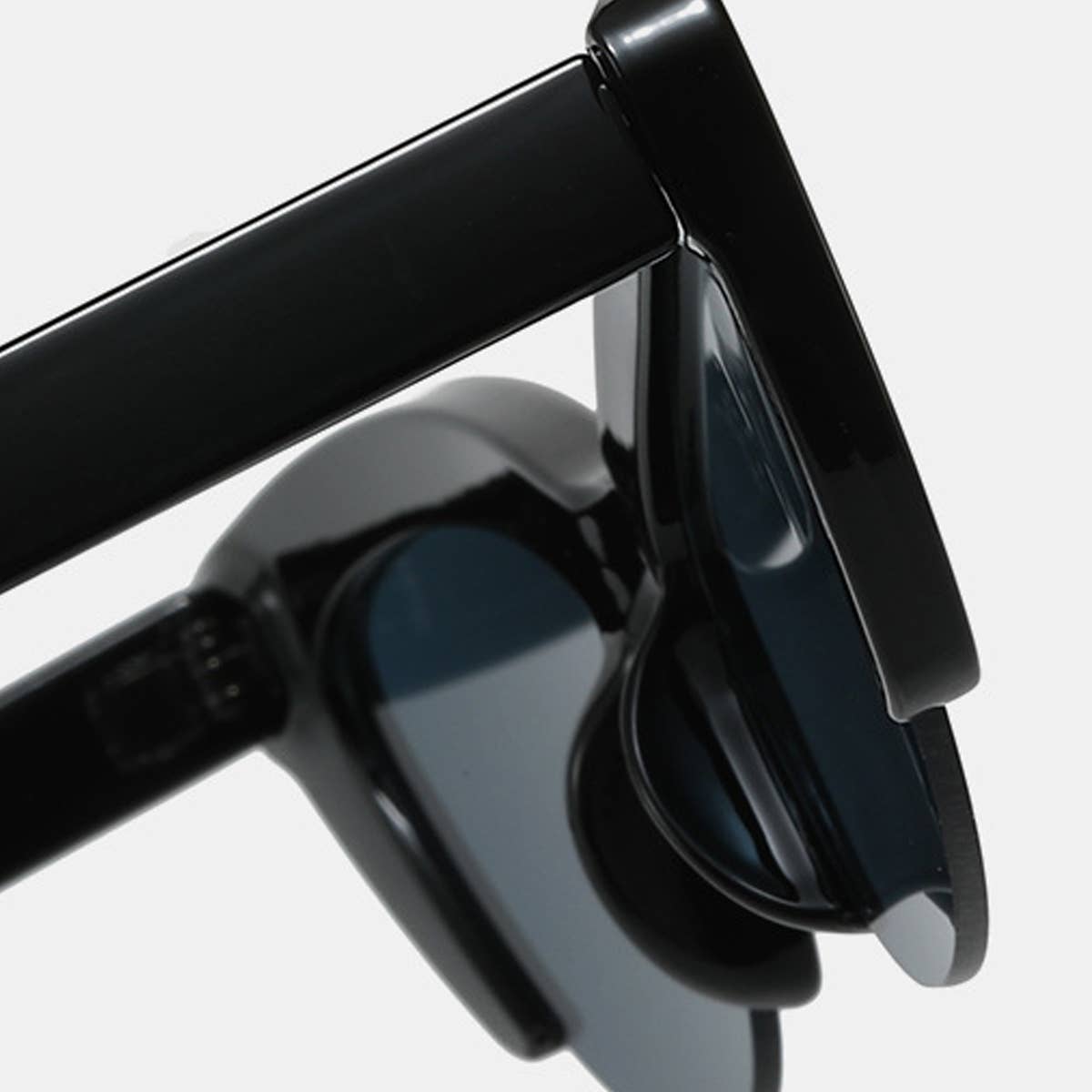 HALF FRAME CAT EYE CANDY COLOR SUNGLASSES