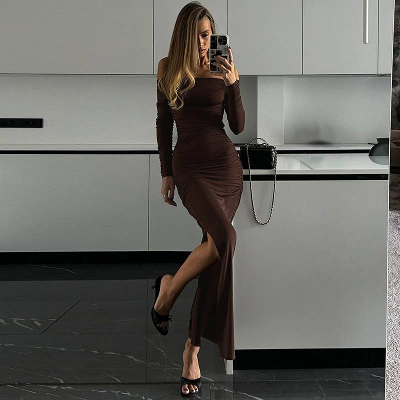 Solid-color long-sleeved hip-hugging dress