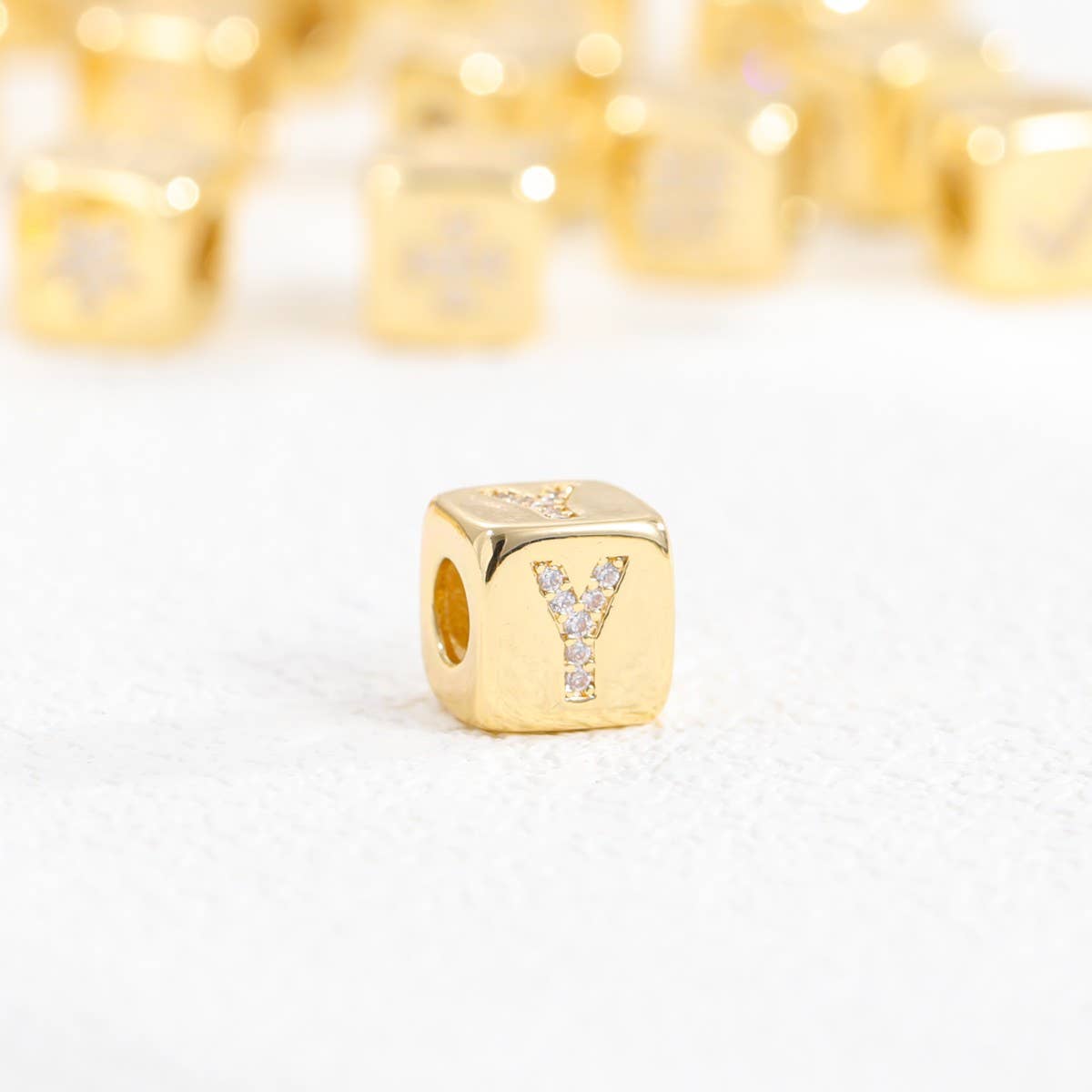 18K Gold-Plated Zirconia Dice Pendant Necklace_CWMM5876