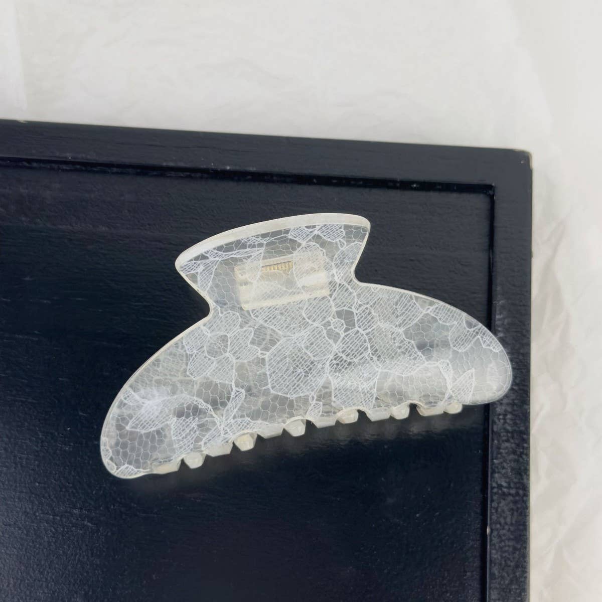 DELICATE AND GENTLE LACE PATTERN HAIRPIN