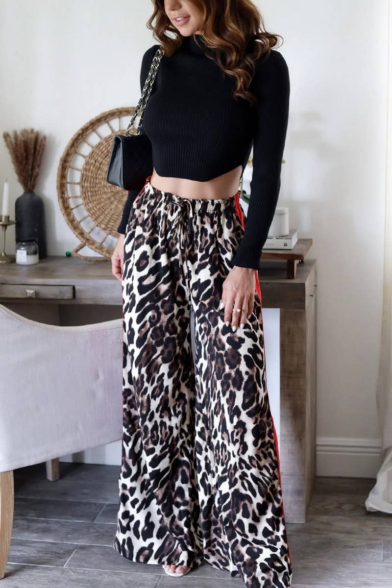 CWBLP2039_LEOPARD PRINT PATCHWORK ELEGANT WIDE-LEG TROUSERS