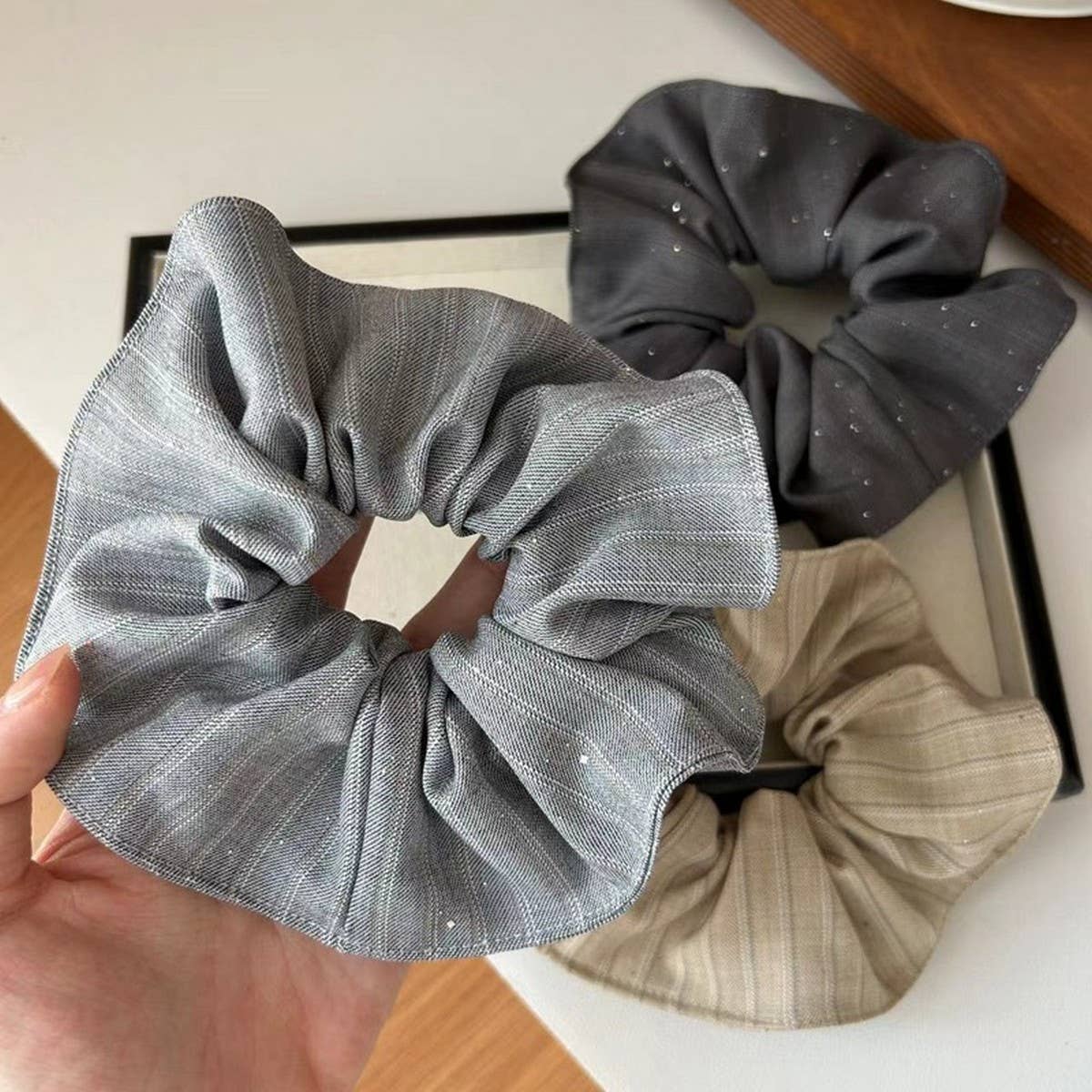 SHINING STRIPED STRIPED COW HAIR SCRUNCHIES