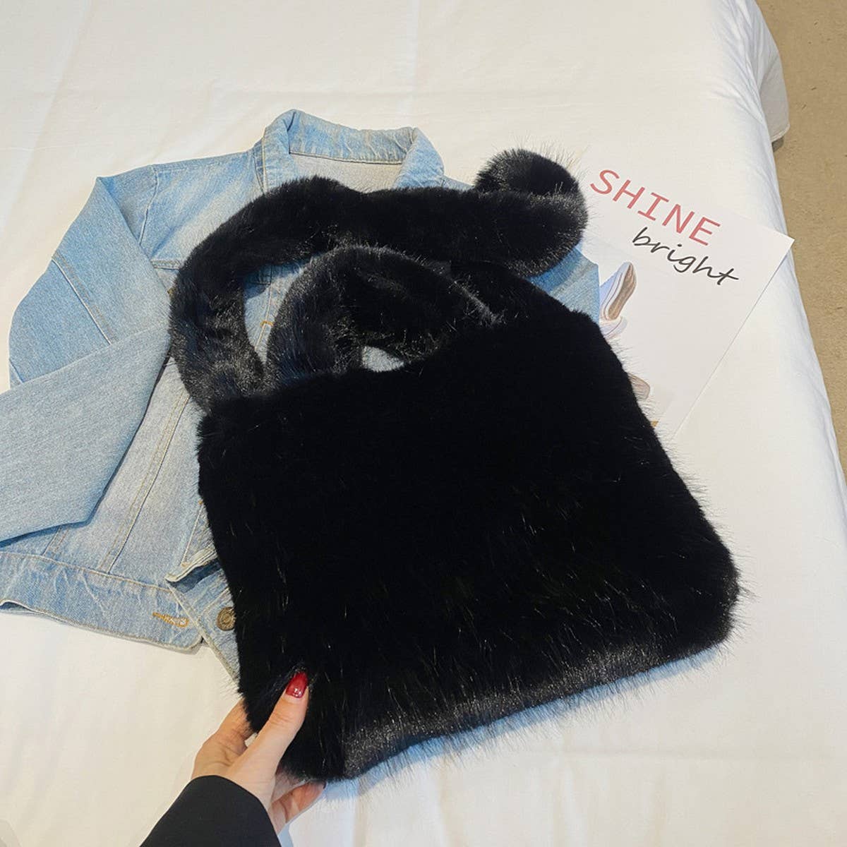 WINTER LARGE CAPACITY CROSSBODY SHOULDER PLUSH BAG_CWAB3959