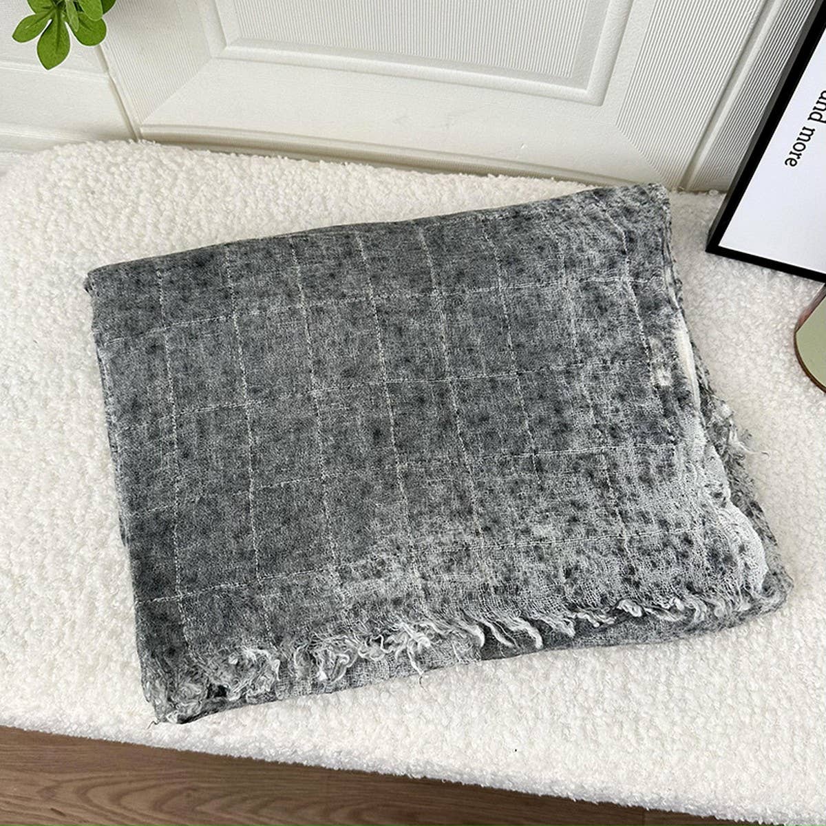 CONTRAST COLOR SPRAY DYED LONG SCARF SHAWL