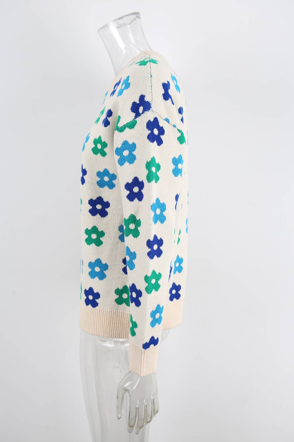 Versatile flower-printed warm threaded sweater