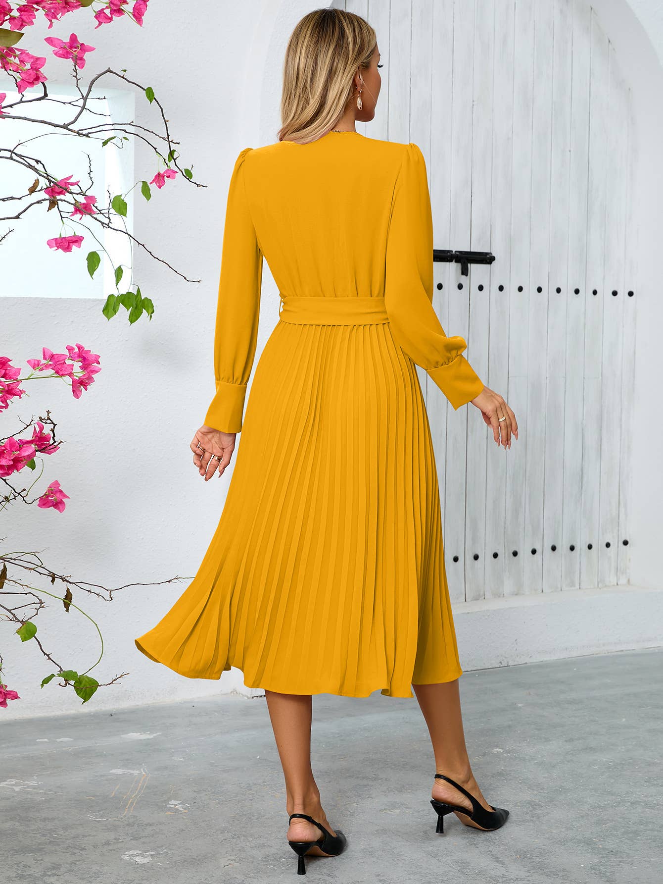 Elegant Pleated V-Neck Long Sleeve Bodycon Dress