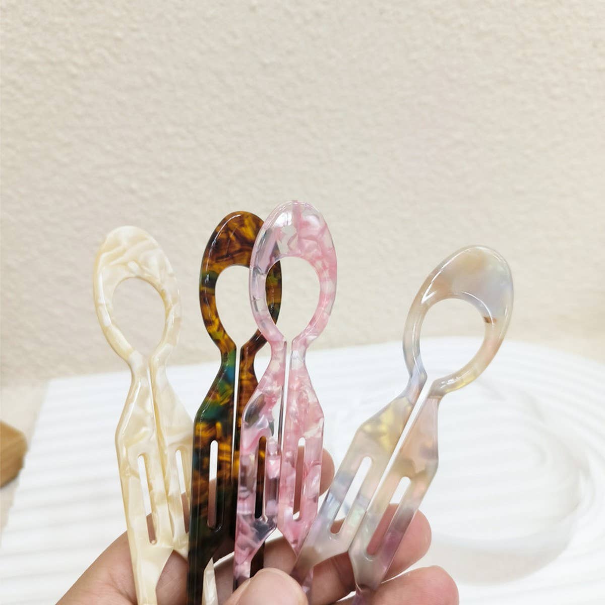 ACETATE U-SHAPED WAVE HAIRPIN PLATE HAIRPIN COMB_CWAHA4210