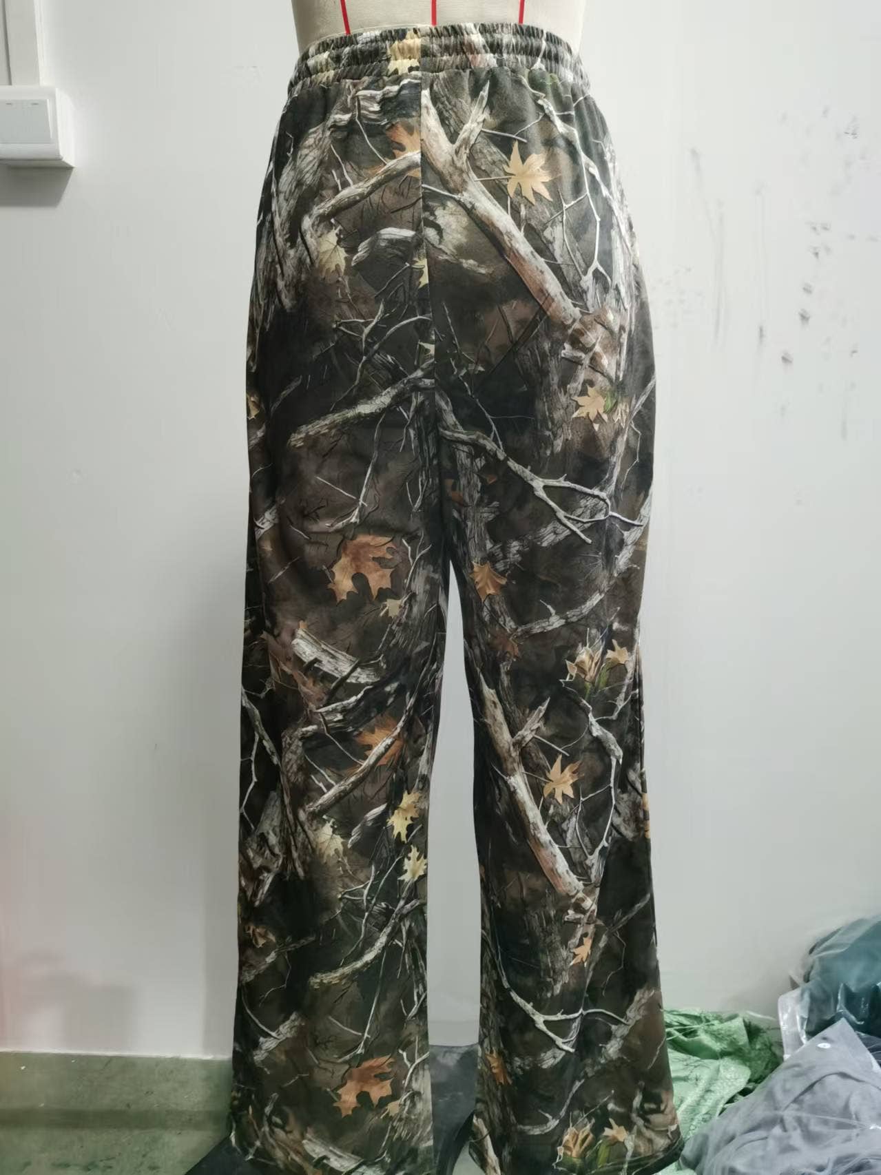 Waisted camouflage printed wide-leg pants