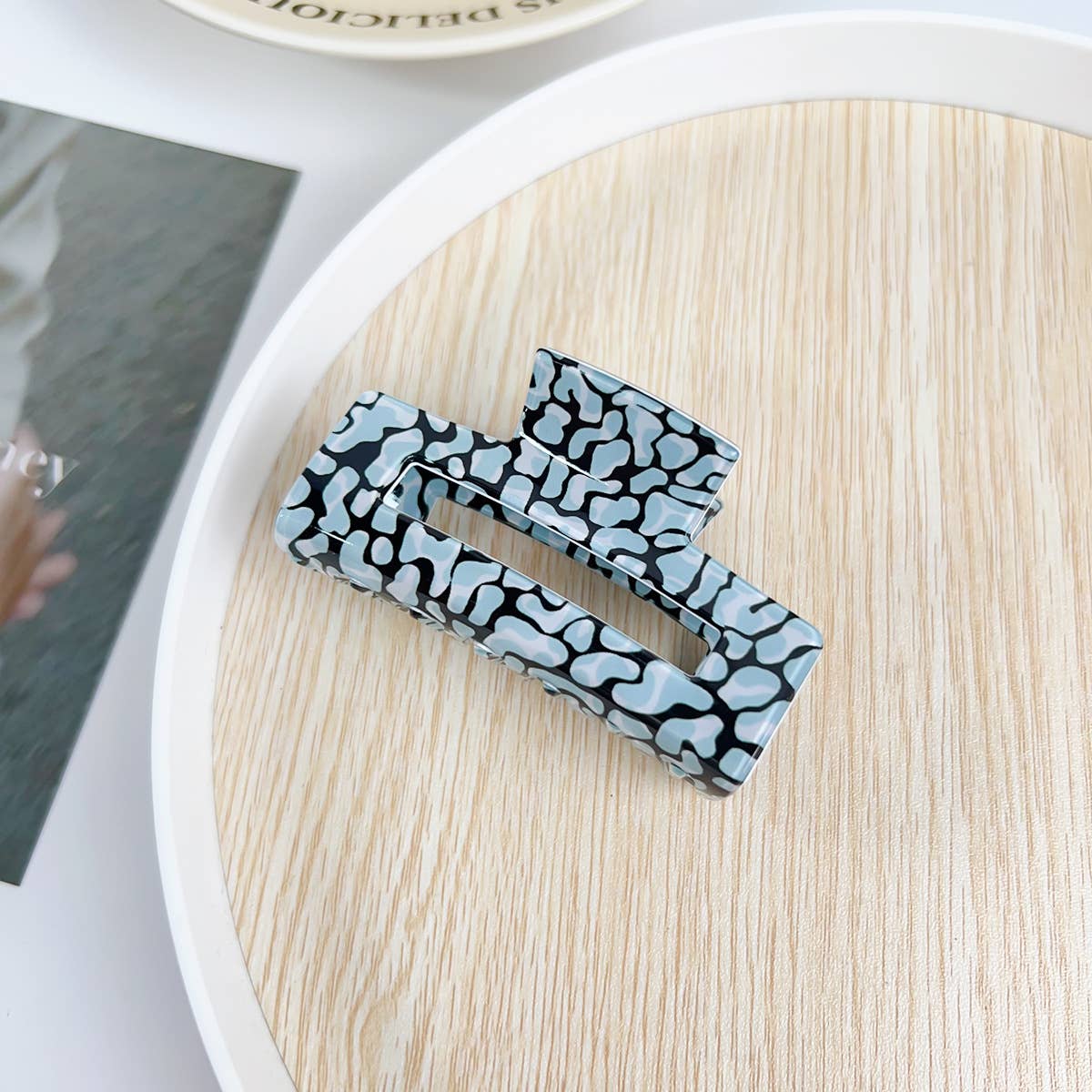 Tropical hollowed-out clipper floral hair clip