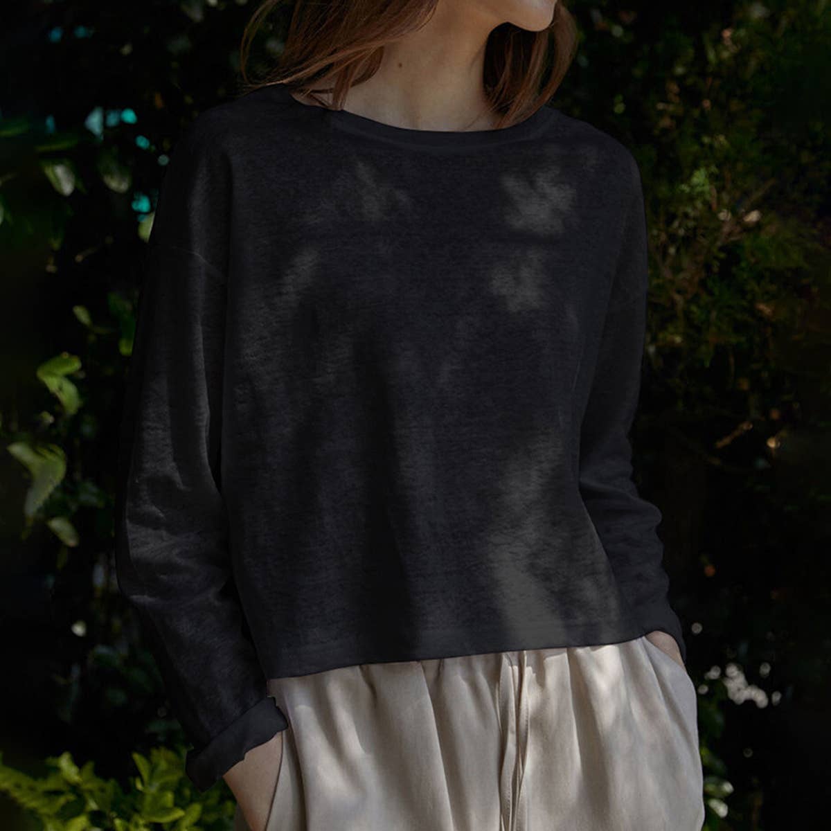 Simple round neck short translucent base shirt