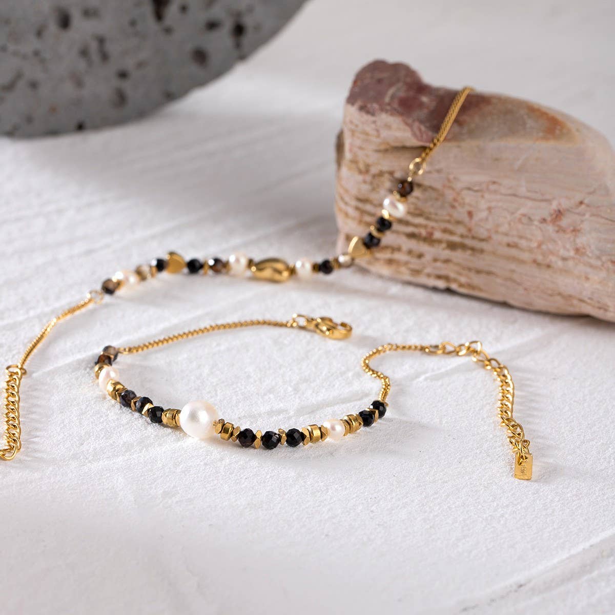 18K Gold Pearl & Natural Black Onyx Bracelet_CWAJE4889