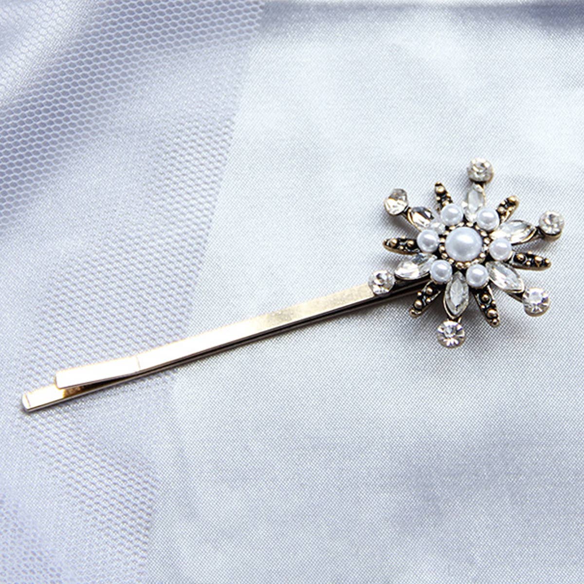 DISTRESSED VINTAGE STYLE PEARL AND DIAMOND HAIRPIN_CWAHA1216