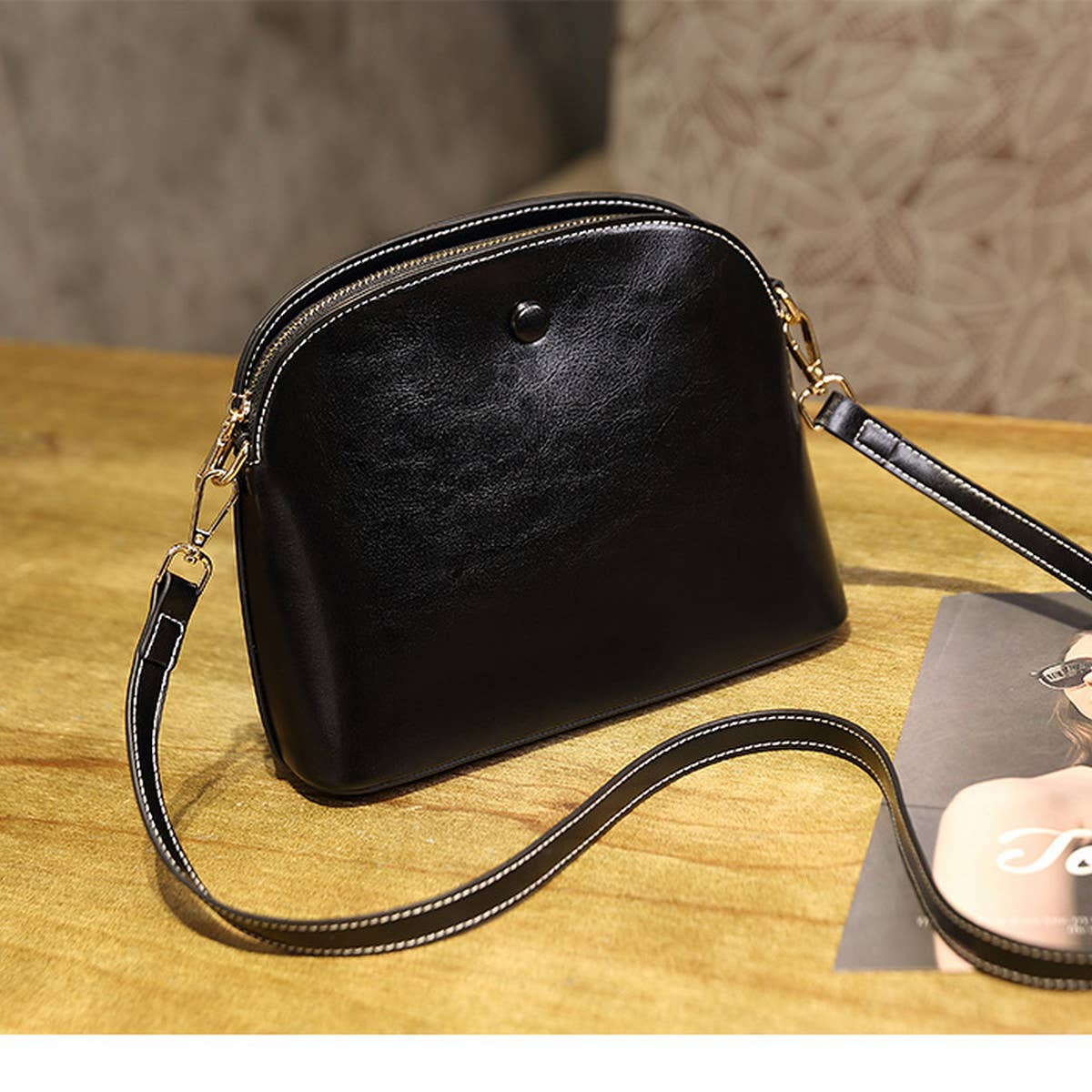 WOMEN WAXED LEATHER SHOULDER BAG_CWAB2667