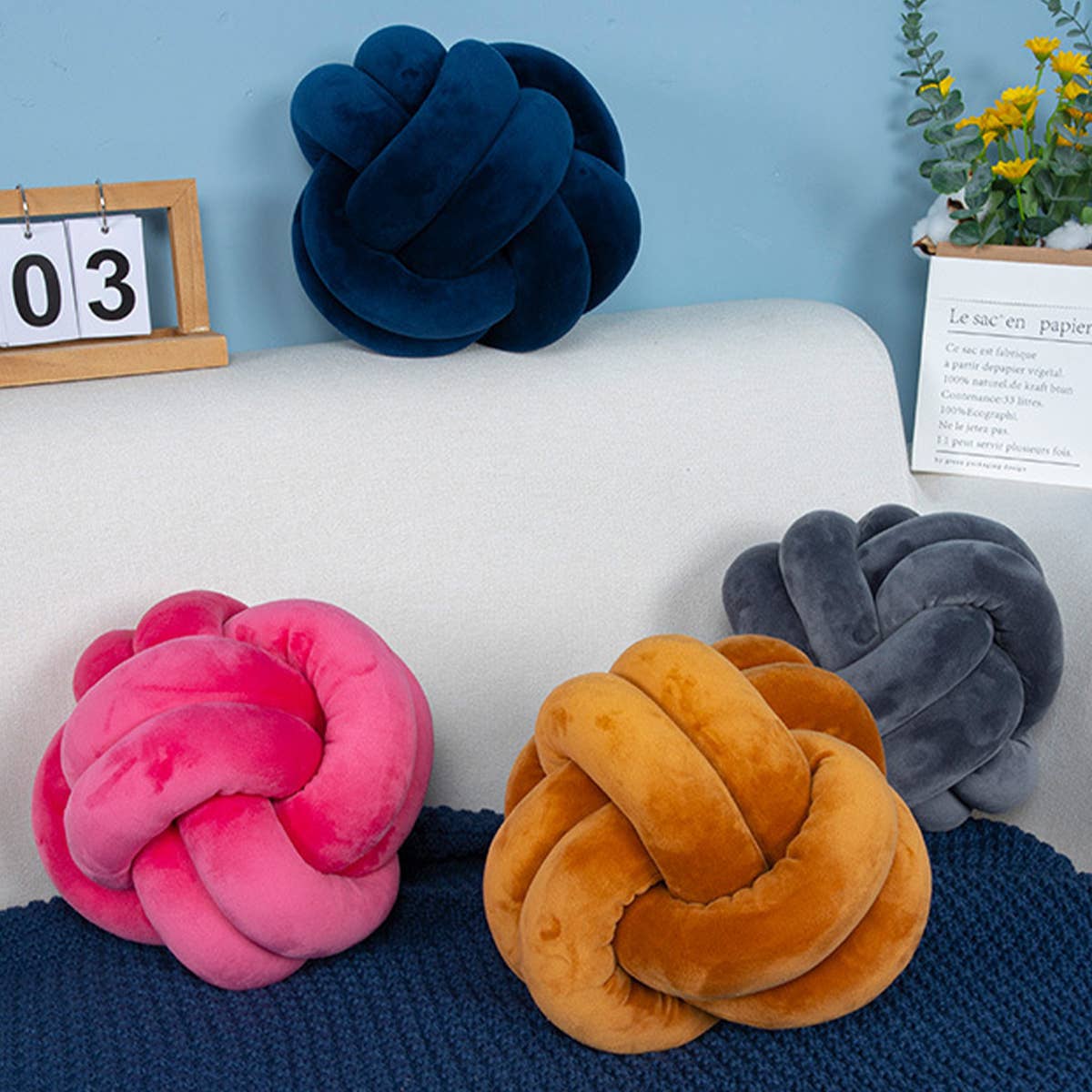 KNOT WITH TWO STRANDS OF ROPE PILLOW CUSHION