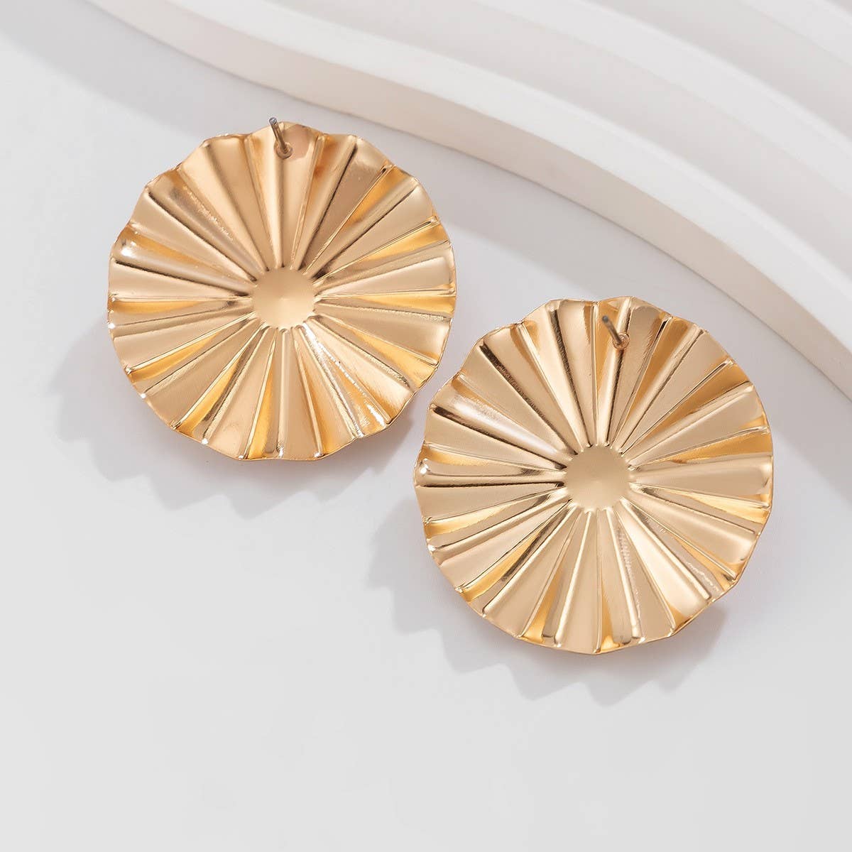 EXAGGERATED RIPPLE TEXTURE ROUND EARRINGS_CWAJE1914