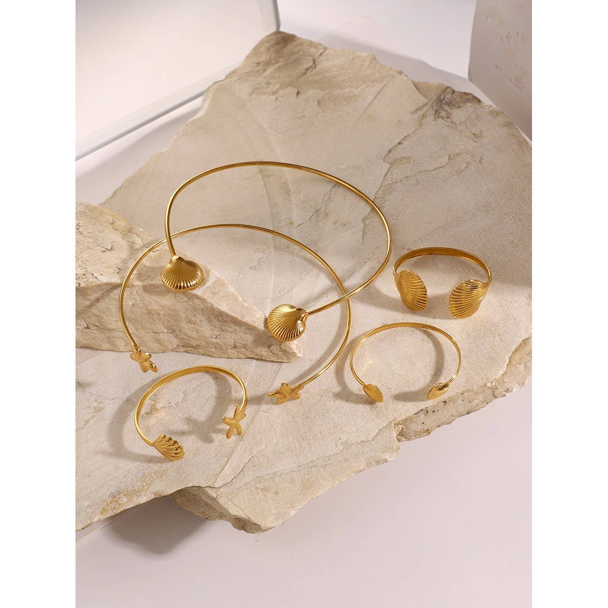 18K Gold Seashell Open Cuff, Vintage Style_CWAJE4664