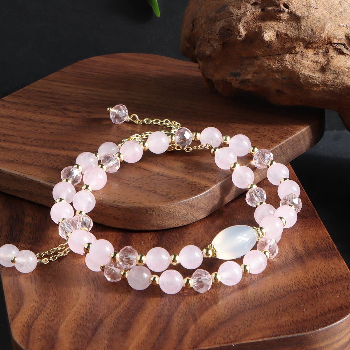 Design a fringed fashionable double-loop bracelet