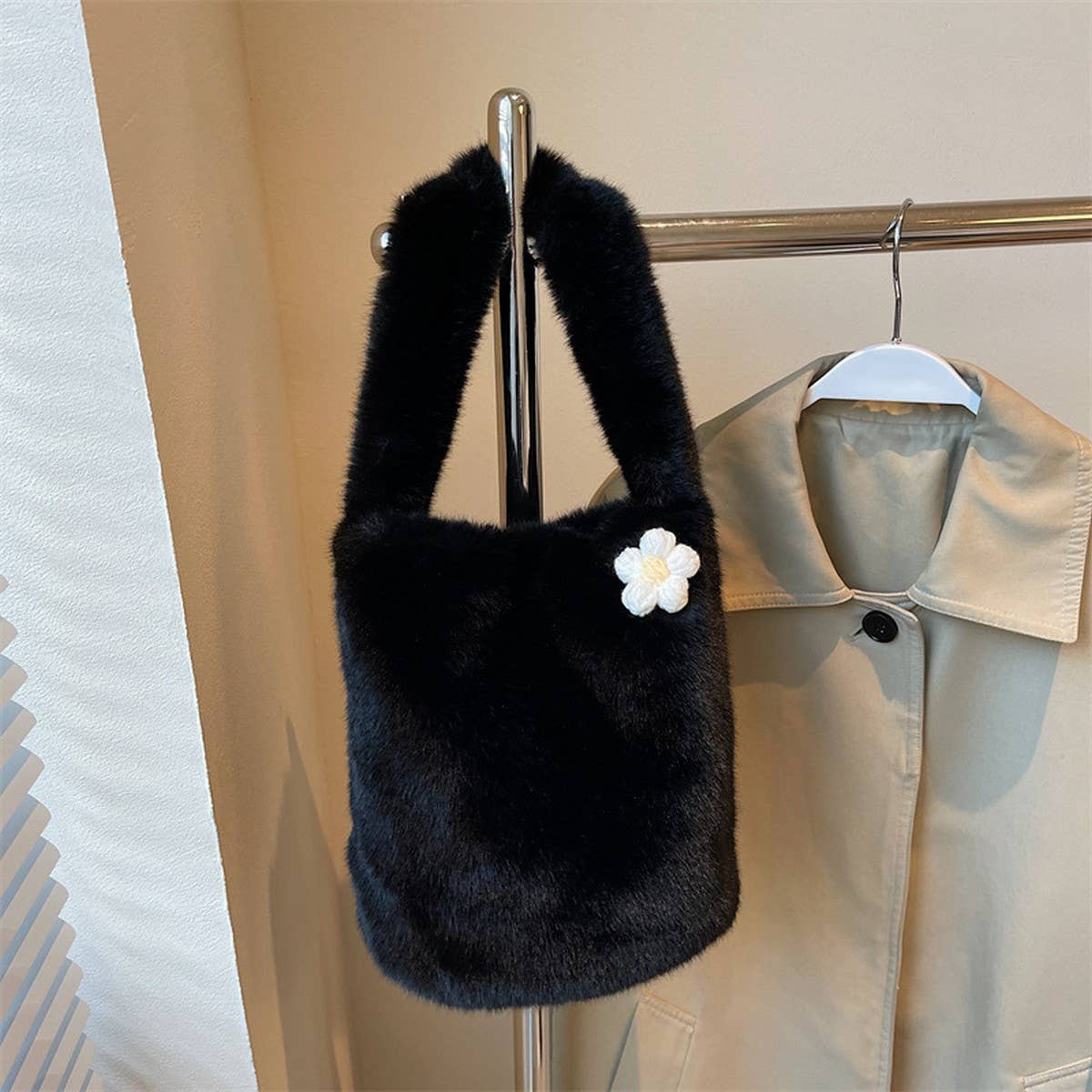 WINTER VERSATILE CASUAL SHOULDER PLUSH BAG_CWAB3947