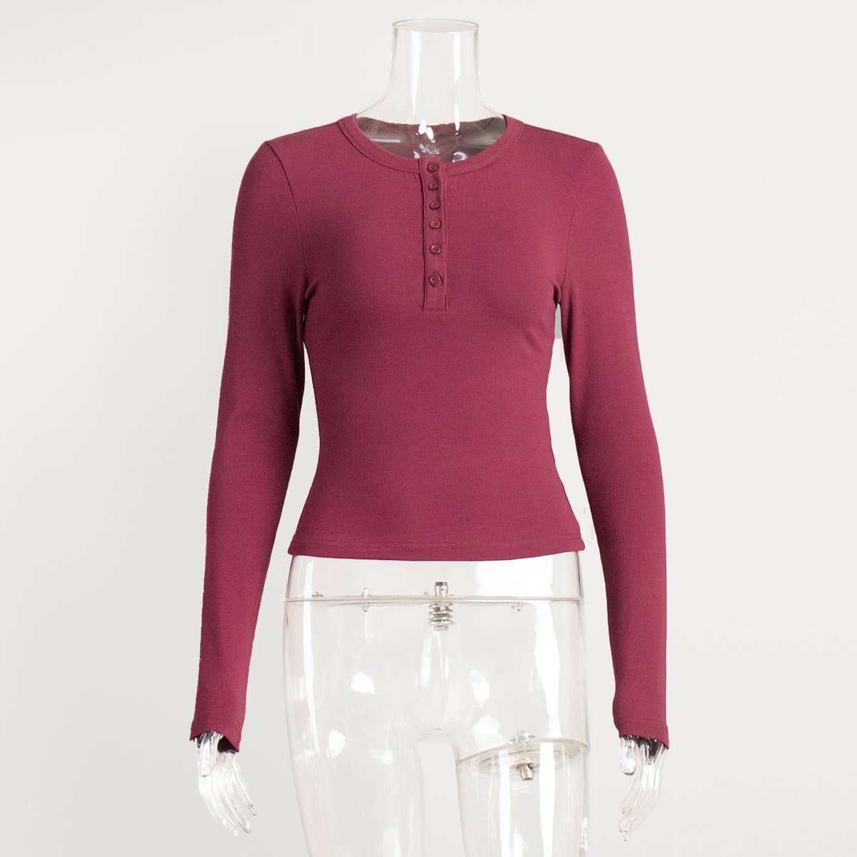 Versatile, form-fitting, round-neck T-shirt