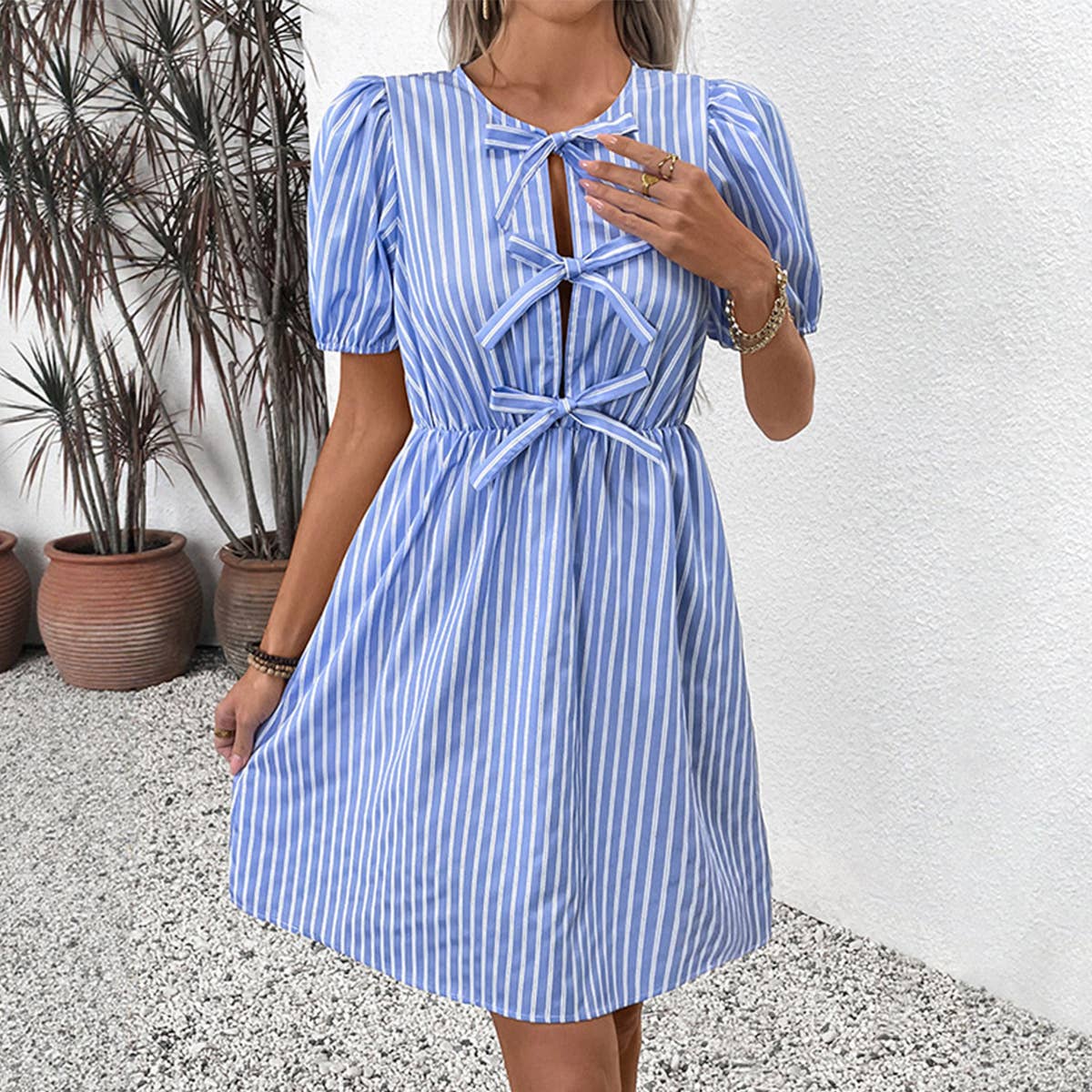 Vintage striped crew neck with bow lace-up dress