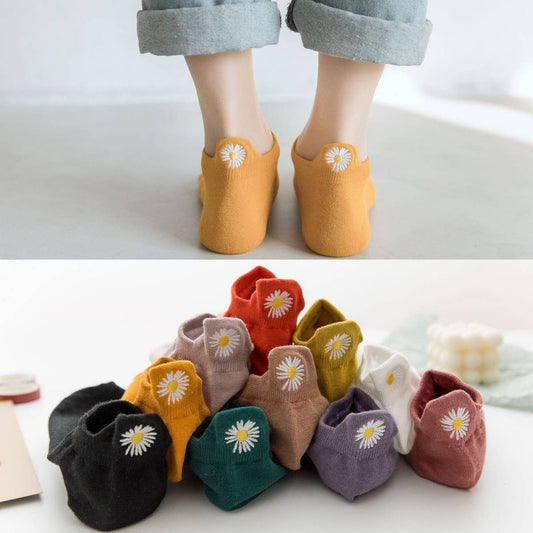 NEW EMBROIDERED DAISY SOCKS FOR WOMEN