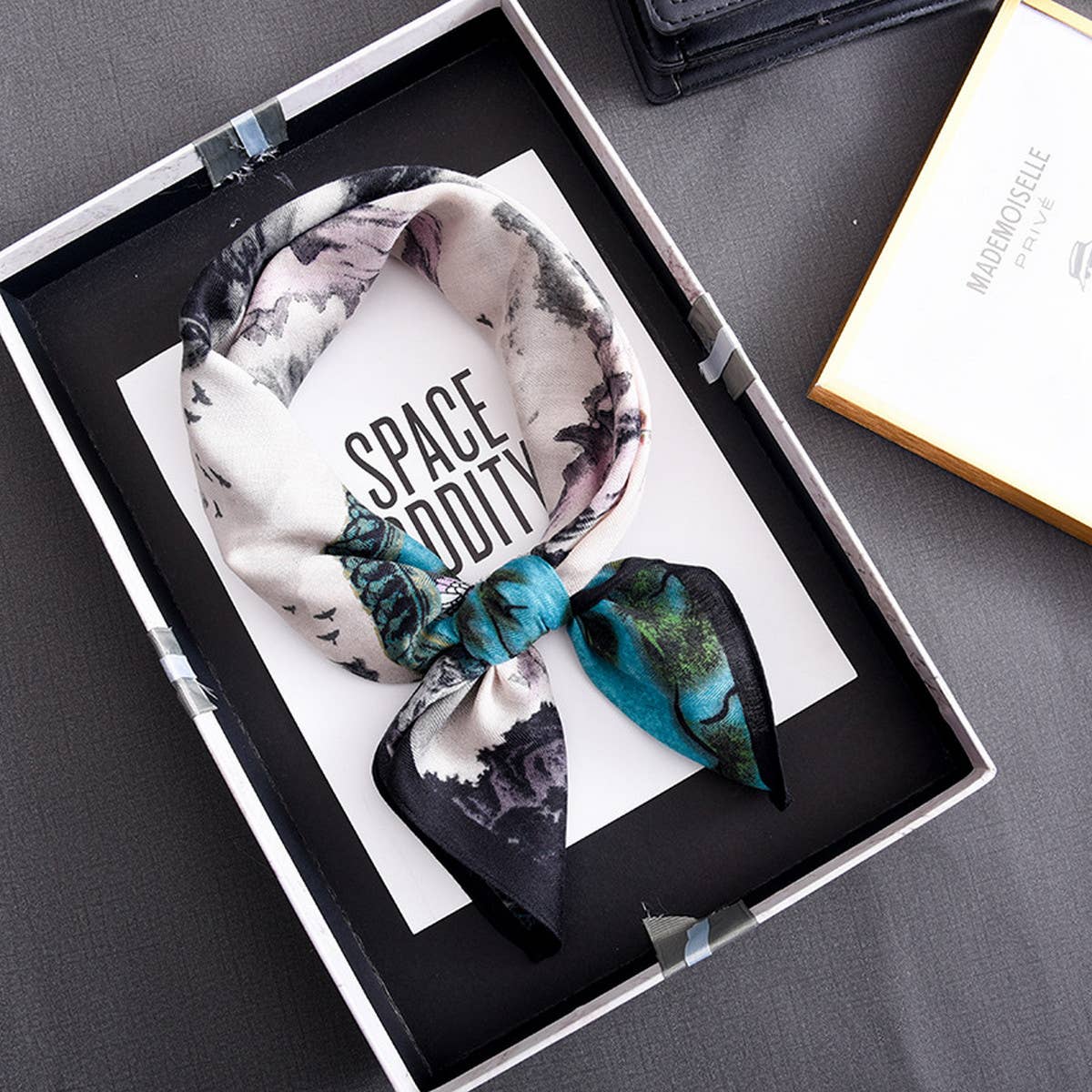 CWASC2400_COLORBLOCK LANDSCAPE RETRO ARTISTIC SILK SCARF