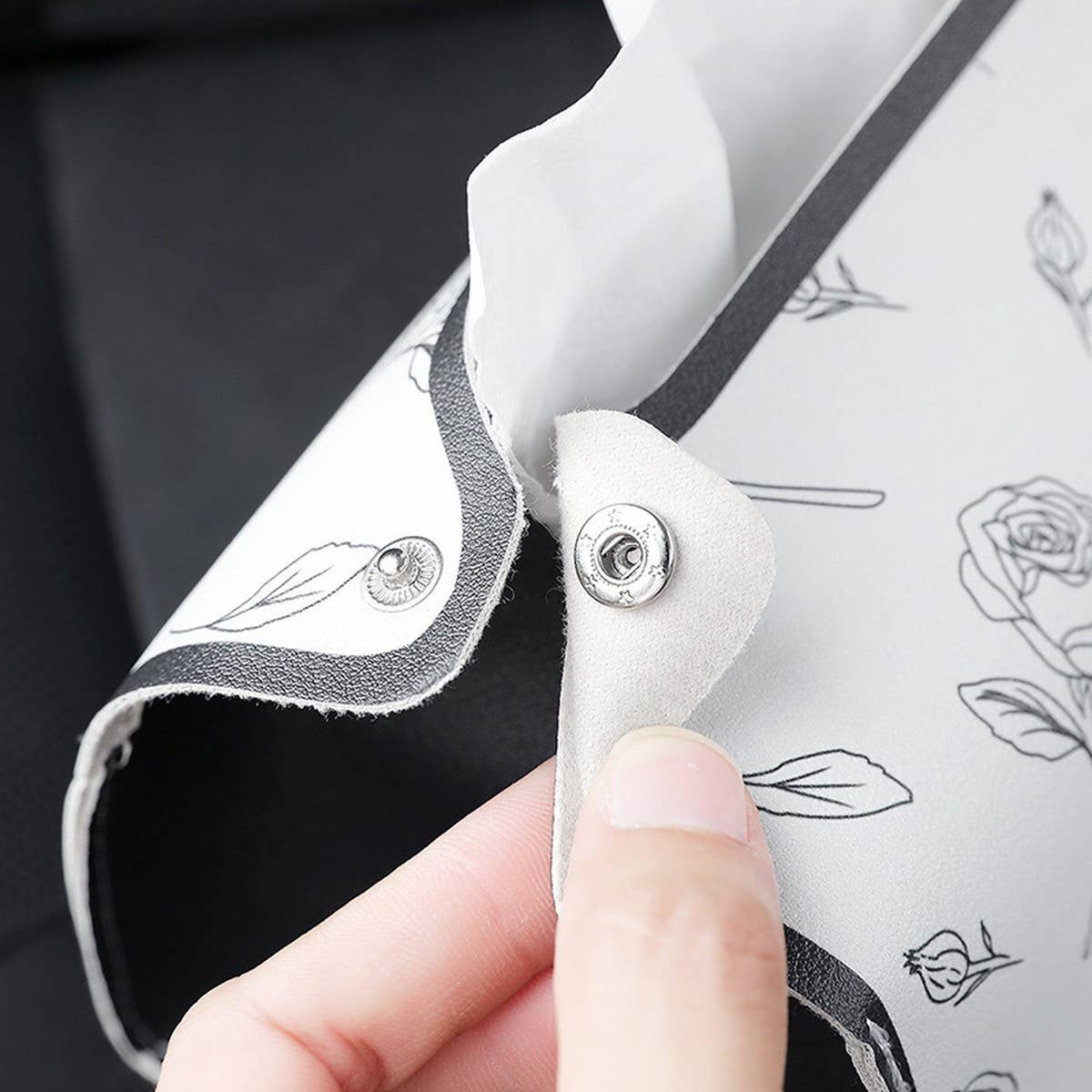 NEW CREATIVE CAR SEAT BACK HANGING TISSUE BOX