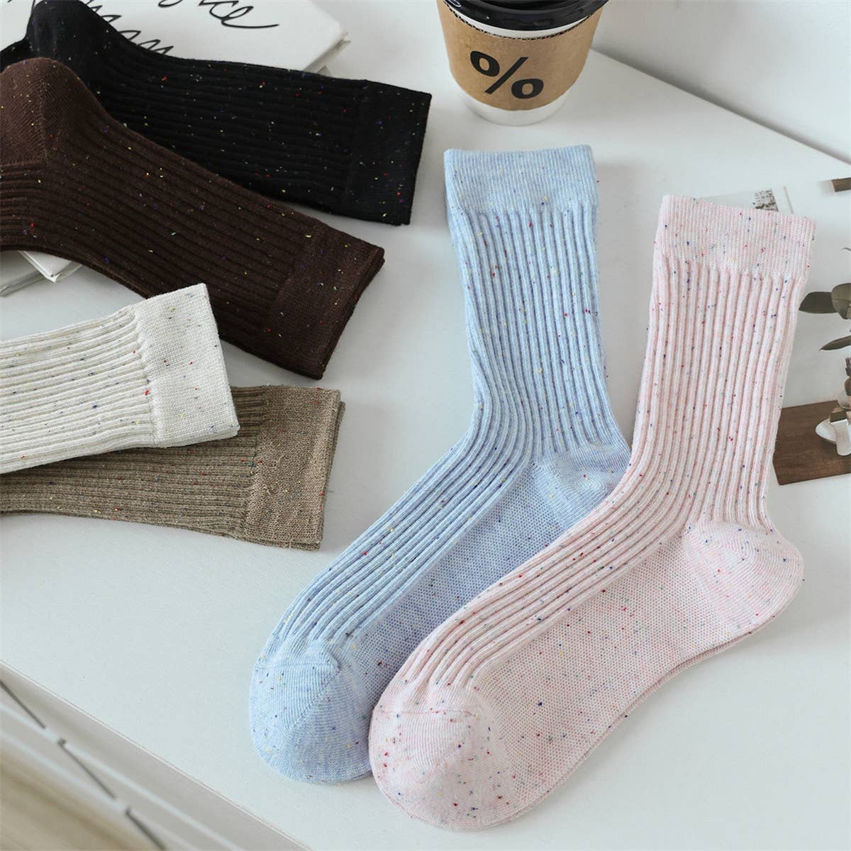 WOMEN AUTUMN AND WINTER MID-LENGTH SOCKS