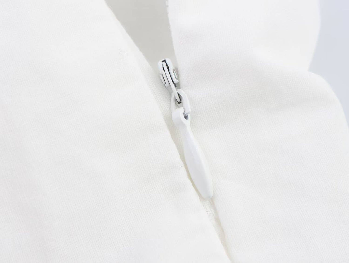 Fashionable and niche embroidered pleated shorts