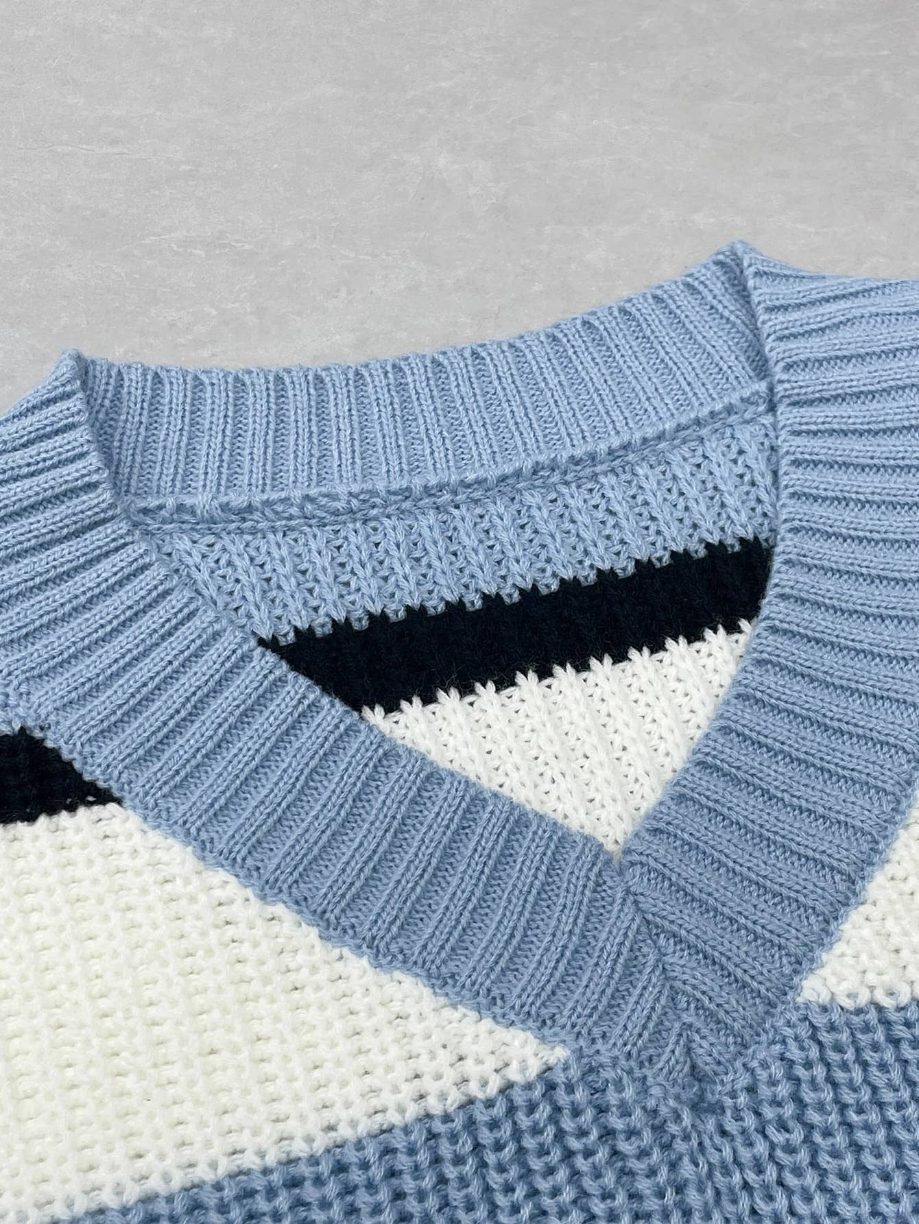 Striped V-neck loose knitted pullover sweater