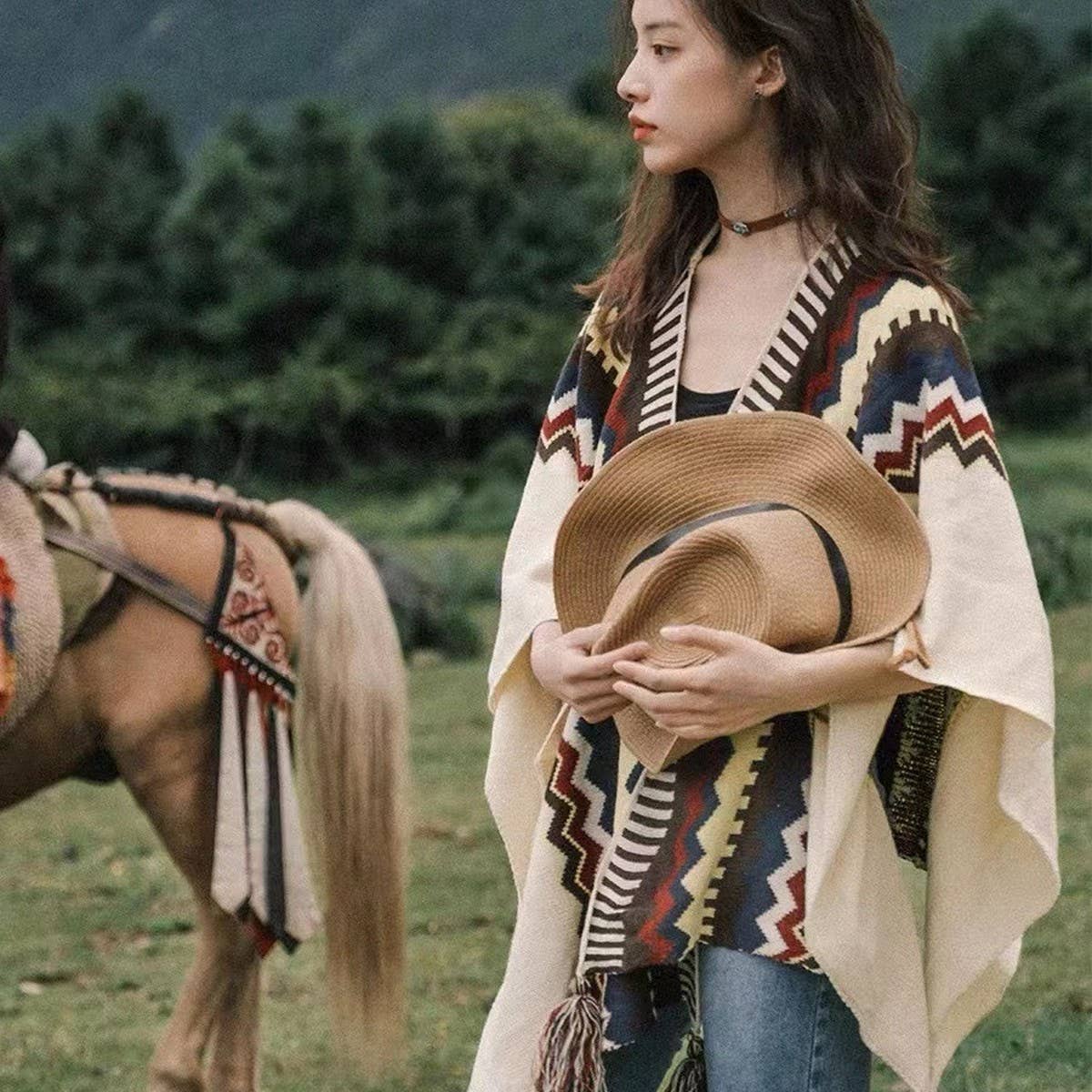 CWASC1796_BOHEMIAN FRINGE CAPE KNITTED ETHNIC STYLE SHAWL