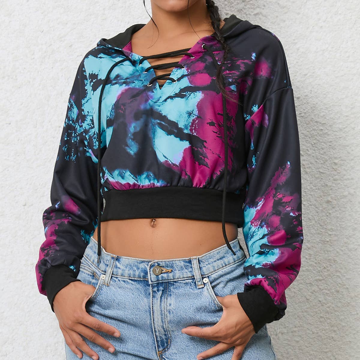Slouchy tie-dye short long-sleeved crop hoodie