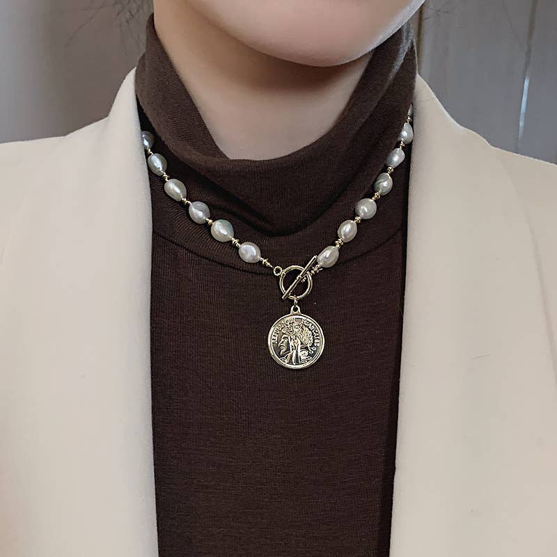 Pearl gold coin figures OT buckle necklaces