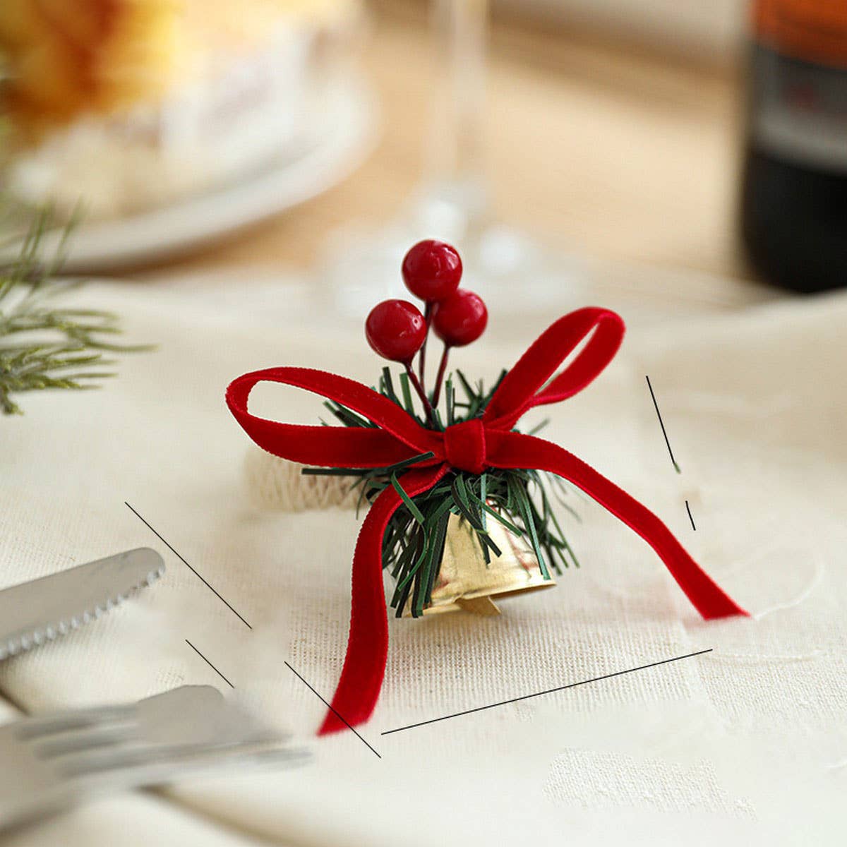 CWMM10378_CHRISTMAS TABLE NAPKIN RING BELL PINECONE DECOR