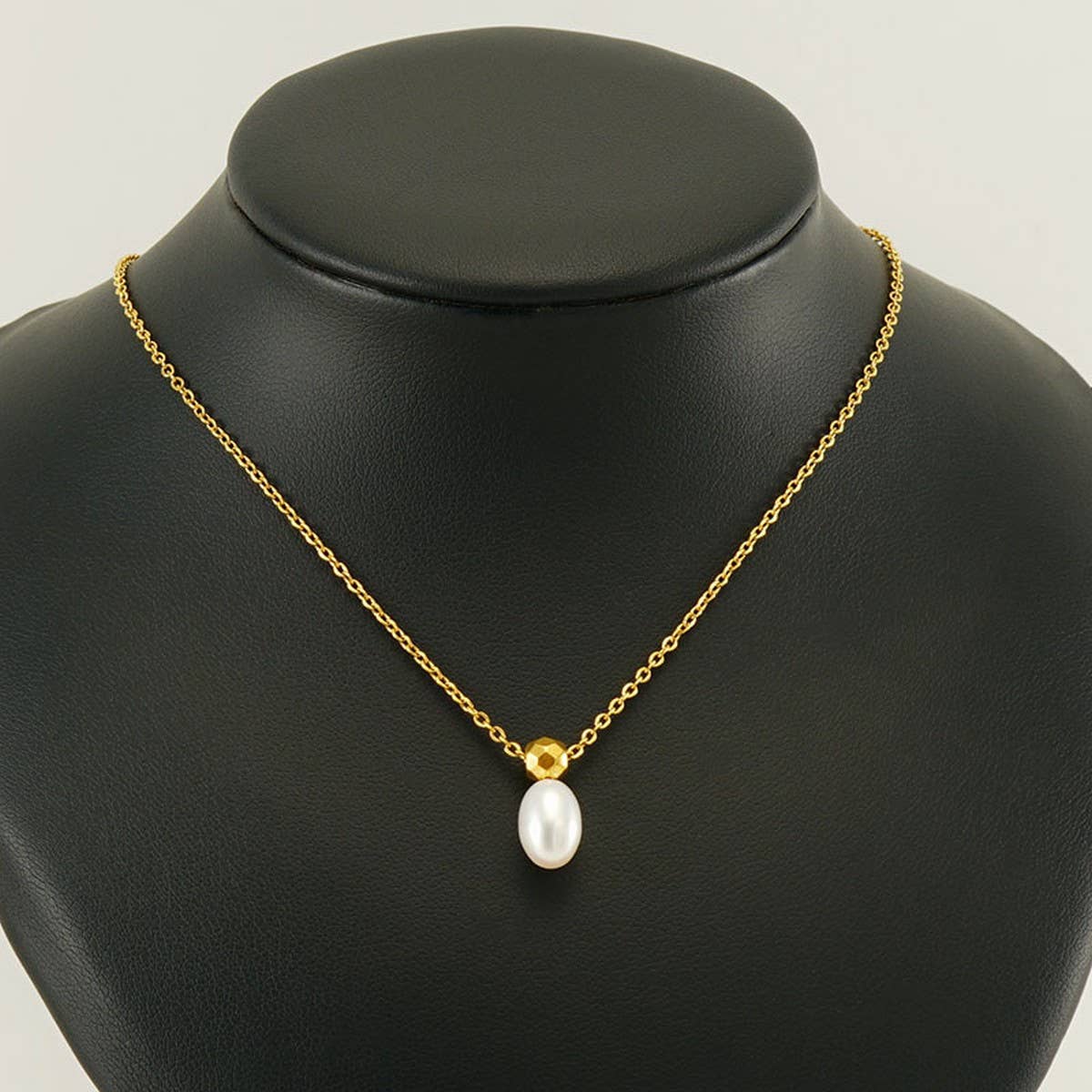 CWAJE1962_Simple Pearl Pendant Necklace Gold