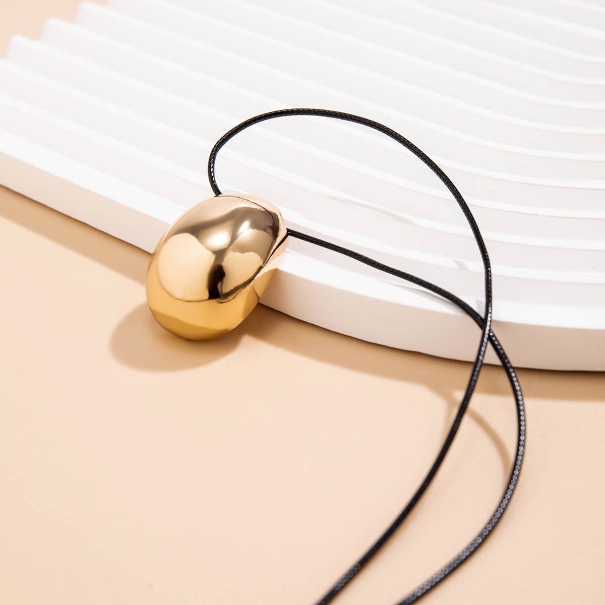 DRAWN WAX THREAD NECKLACE WITH PENDANT