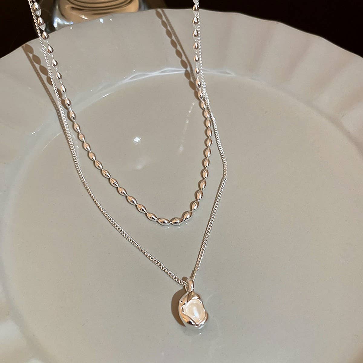 LIGHT LUXURY PLEATED PEARL BEAN NECKLACE