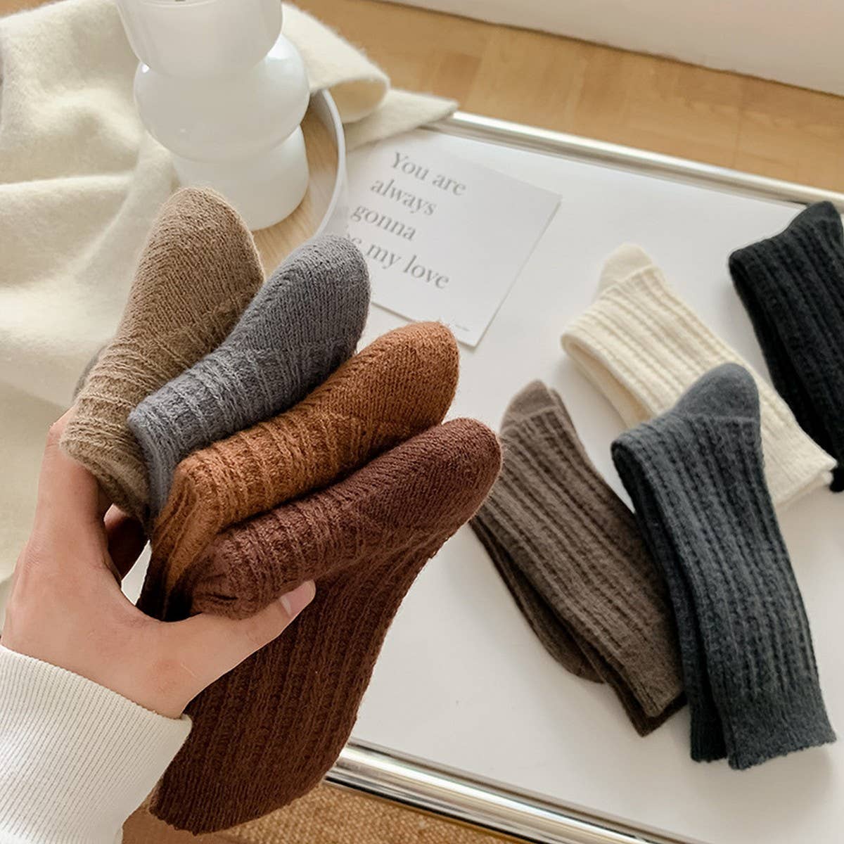 SIMPLE AND VERSATILE FASHIONABLE MID-CALF SOCKS